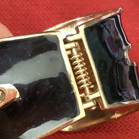 Black cuff bracelet with gold tone trim vintage - Picture 4 of 4